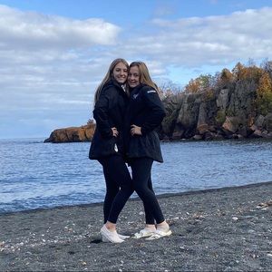 Meet your Posher, Amber